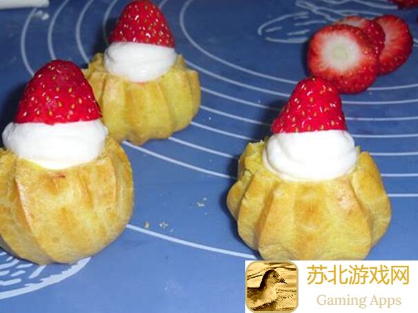 如何在心动小镇打造3种草莓泡芙穿搭秘籍，让你的小镇生活秒变童话世界！🎉